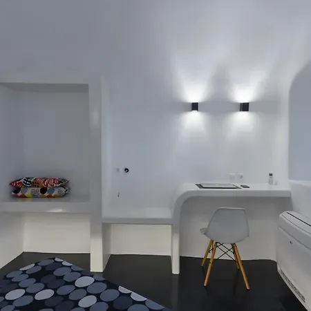 Santorini Traditional 1bd Apt With Private Hot Tub Appartement Fira (Santorini)