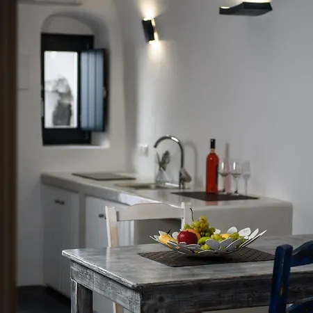 Santorini Traditional 1bd Apt With Private Hot Tub Appartement Fira (Santorini)